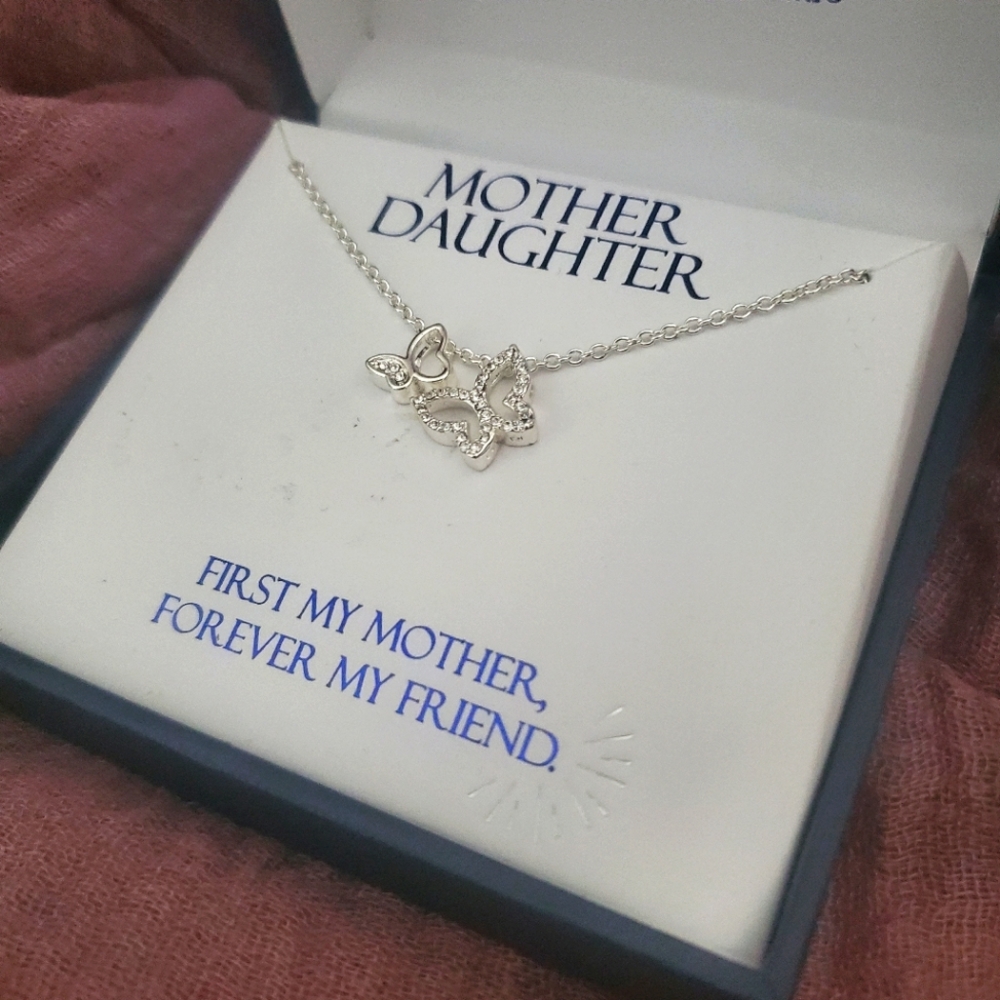 Mother-Daughter Butterly Necklace - Picture 2 of 2